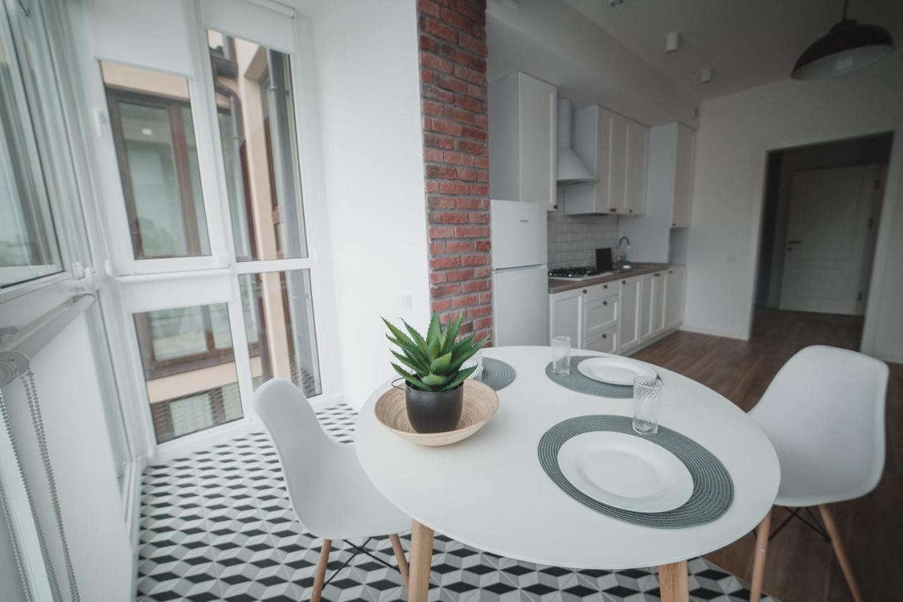 Kostjukowski Apartments Mudroho 12 V Львов Экстерьер фото